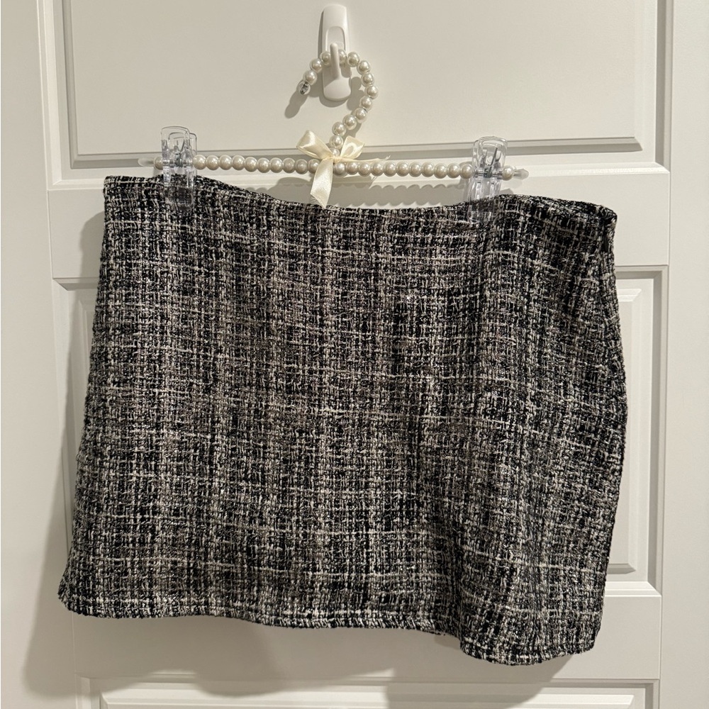 Zara Black and White Mini Pencil Skirt